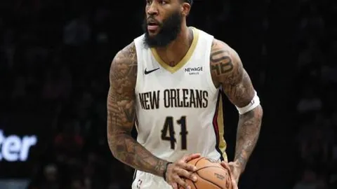 威尔士球员狂揽50分6助11三分，王岚岚贡献20分7篮板，辽宁队以26分优势复仇新疆